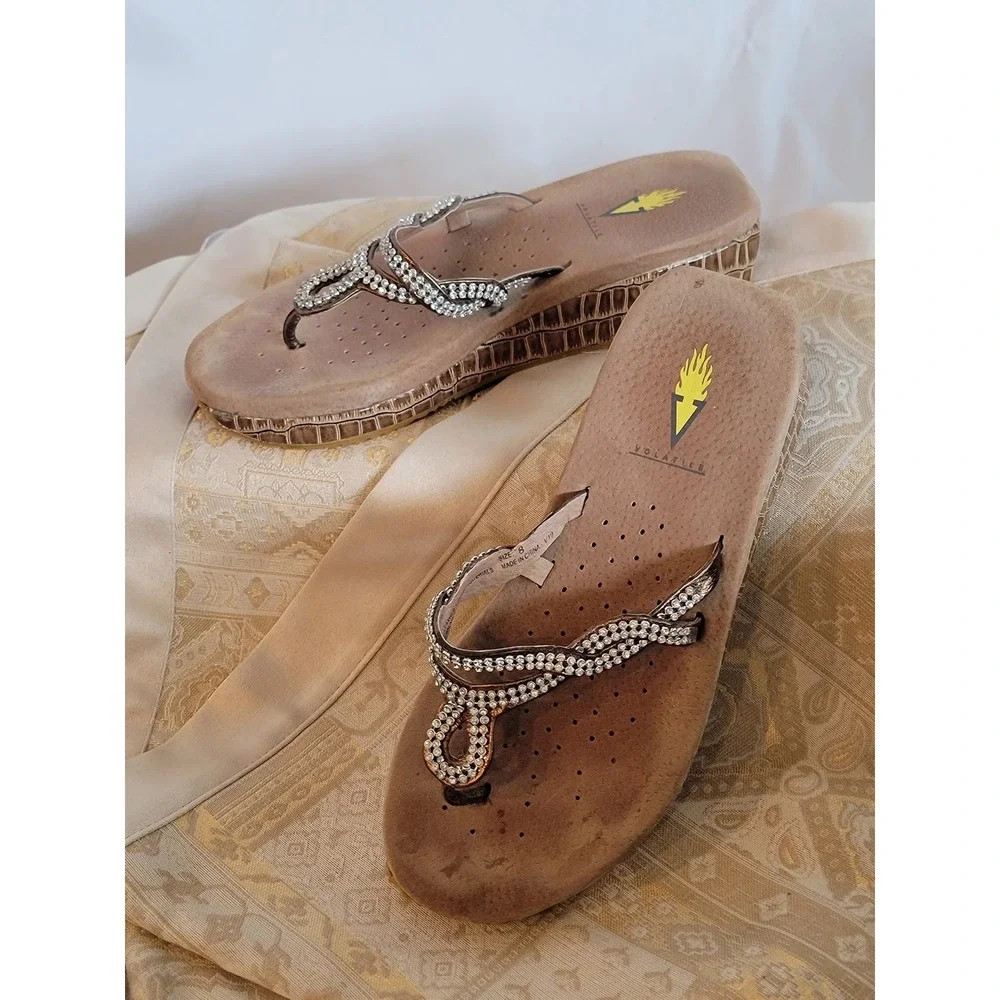 Volatile Pretzel Bronze Rhinestone Platform Wedge Thong Sandals Women's 8